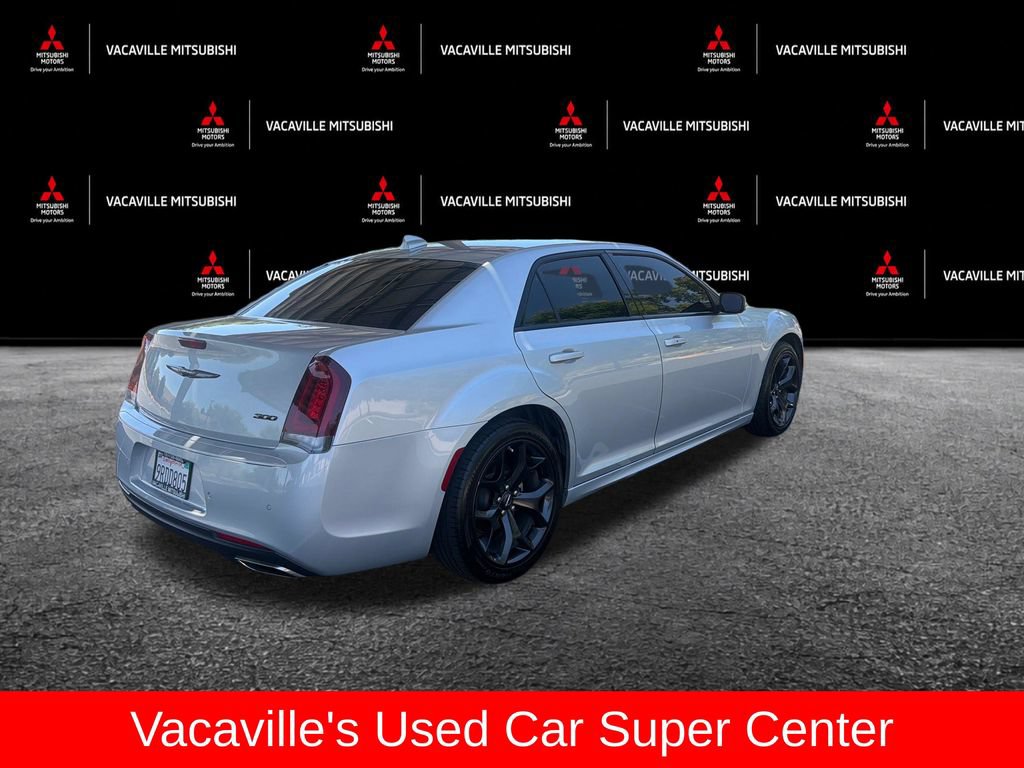 Used 2022 Chrysler 300 Touring L w/ Comfort Group RWD image 5