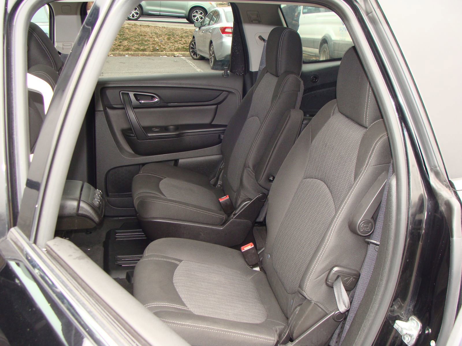 Used 2017 Chevrolet Traverse LT w/ Style and Technology Package image 8