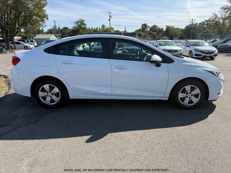 Used 2017 Chevrolet Cruze LS FWD image 8