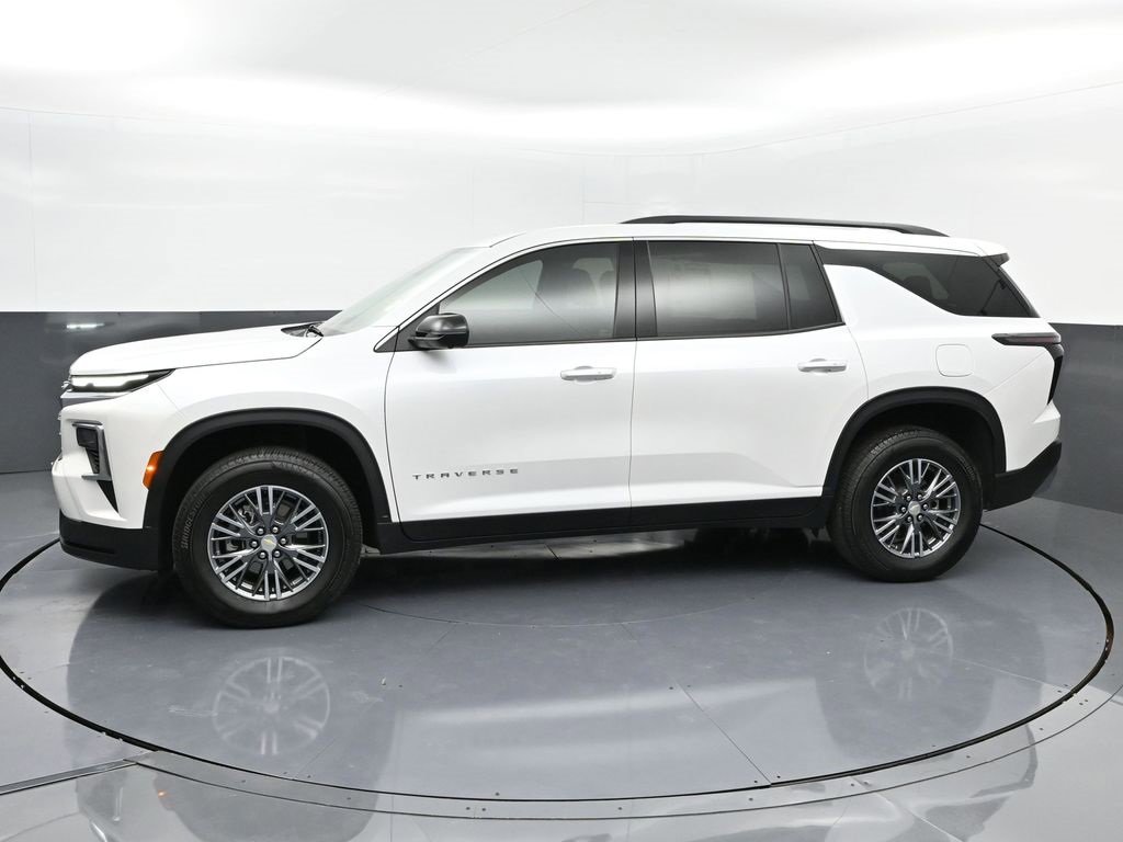 Used 2024 Chevrolet Traverse LT image 26