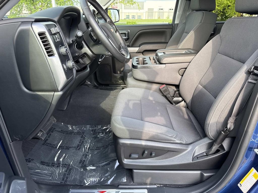 Used 2018 Chevrolet Silverado 1500 LT w/ All Star Edition AWD/4WD image 23