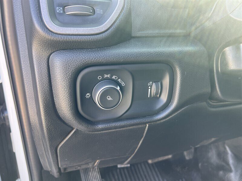Used 2022 RAM 2500 Tradesman w/ Chrome Appearance Group AWD/4WD image 17