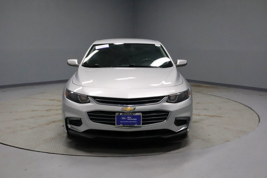 Used 2018 Chevrolet Malibu LT w/ Leather Package FWD image 5