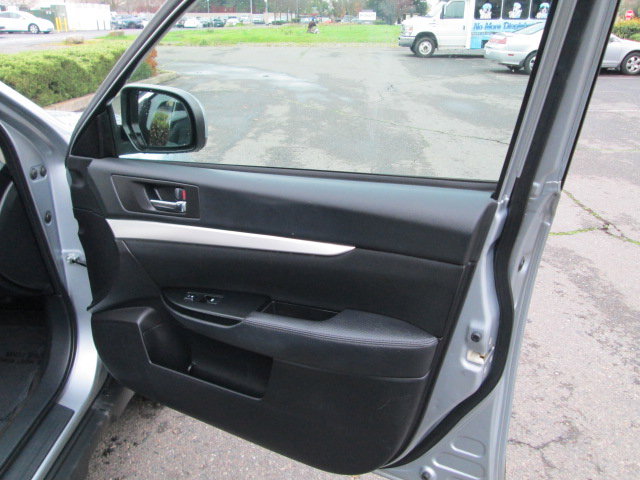 Used 2013 Subaru Outback 2.5i Premium image 10