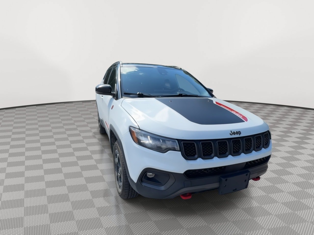 Used 2024 Jeep Compass Trailhawk AWD/4WD image 2