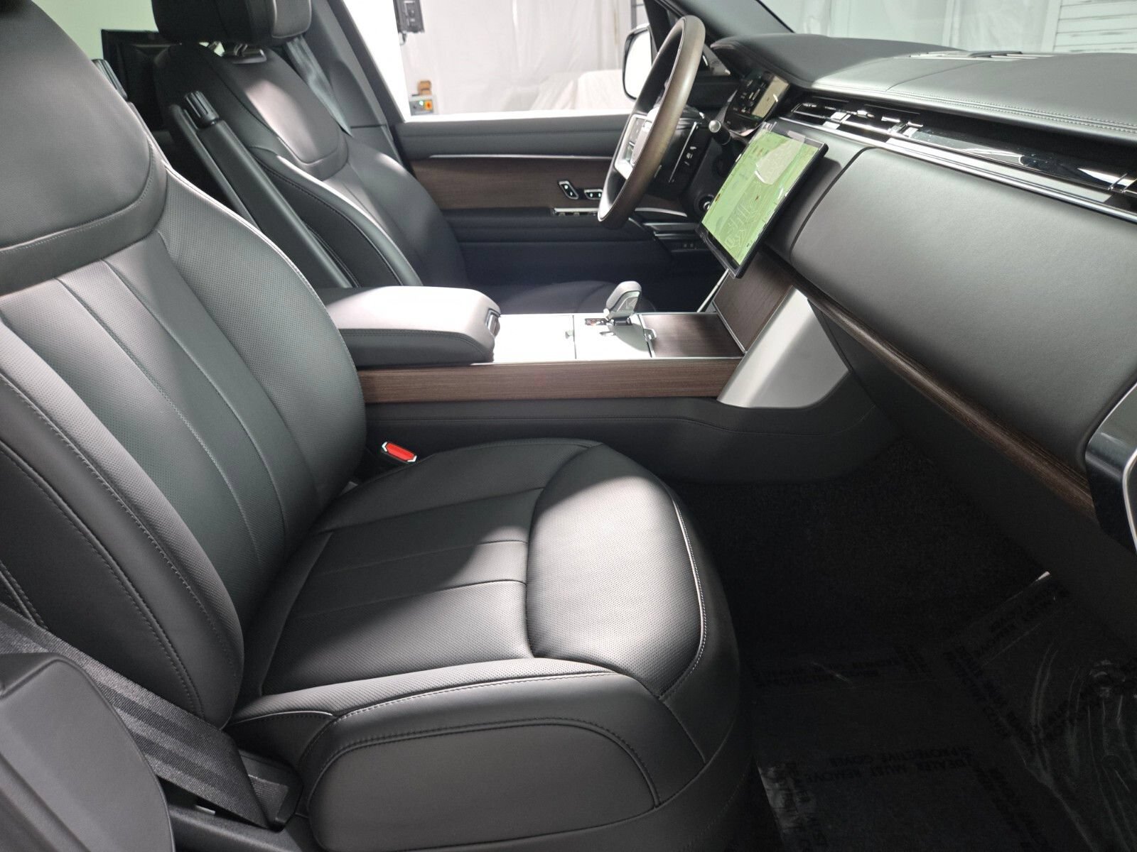 New 2026 Land Rover Range Rover Long Wheelbase Autobiography AWD/4WD image 3