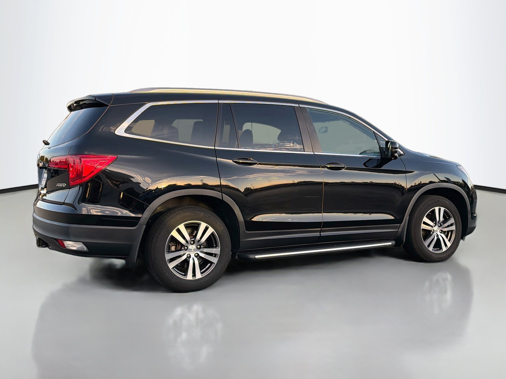 Used 2017 Honda Pilot EX-L image 2