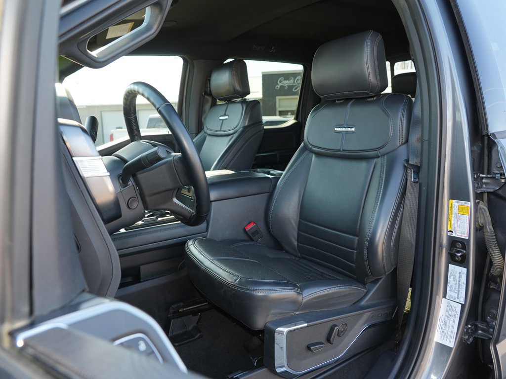 Used 2025 Ford F350 Platinum w/ FX4 Off-Road Package AWD/4WD image 12