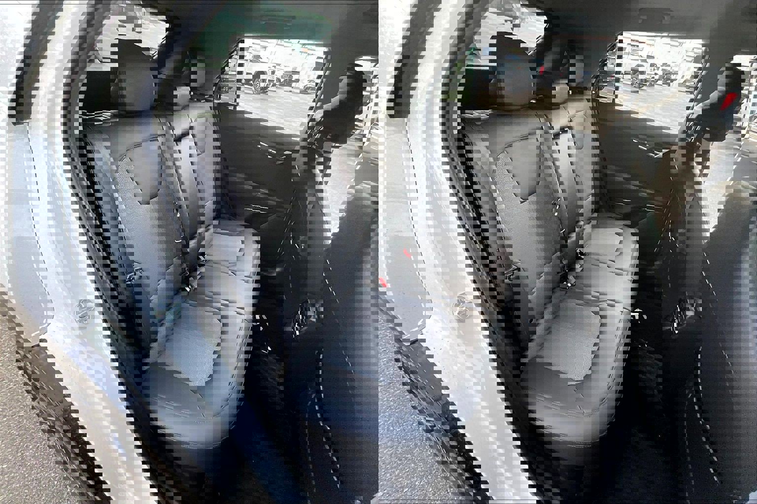 Used 2023 Kia Niro EX Touring FWD image 25