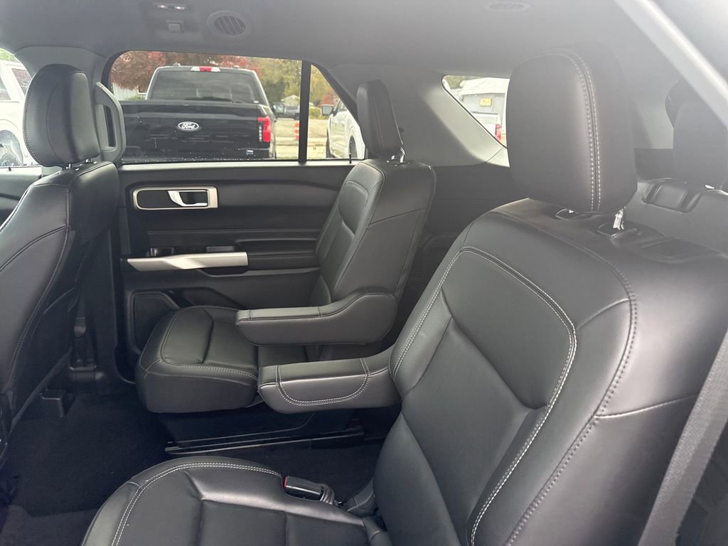 Used 2023 Ford Explorer XLT w/ Equipment Group 202A image 13