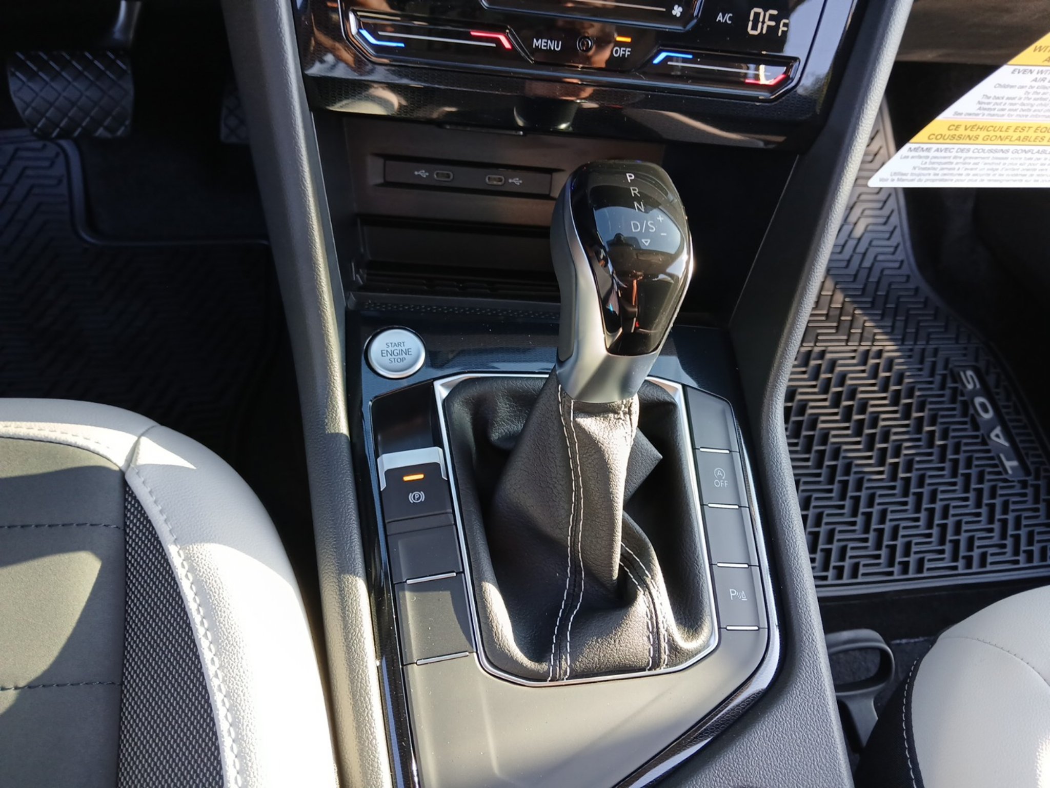New 2027 Volkswagen Taos SE FWD image 17