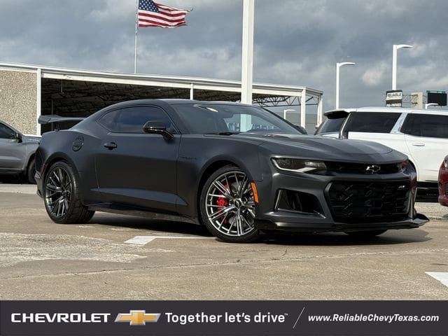 Used 2024 Chevrolet Camaro ZL1 RWD image 2
