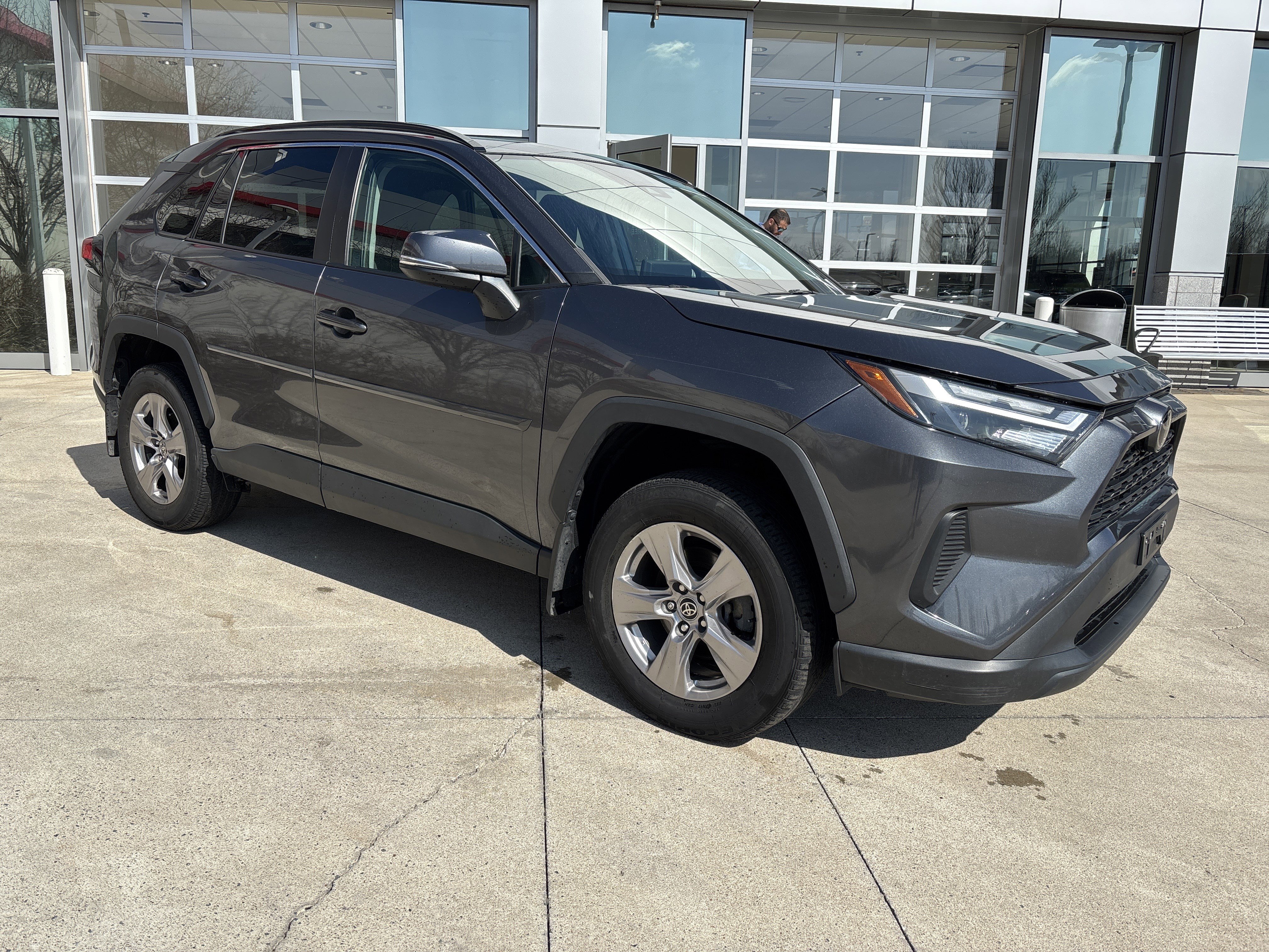 Used 2022 Toyota RAV4 XLE w/ Convenience Package AWD/4WD video 2