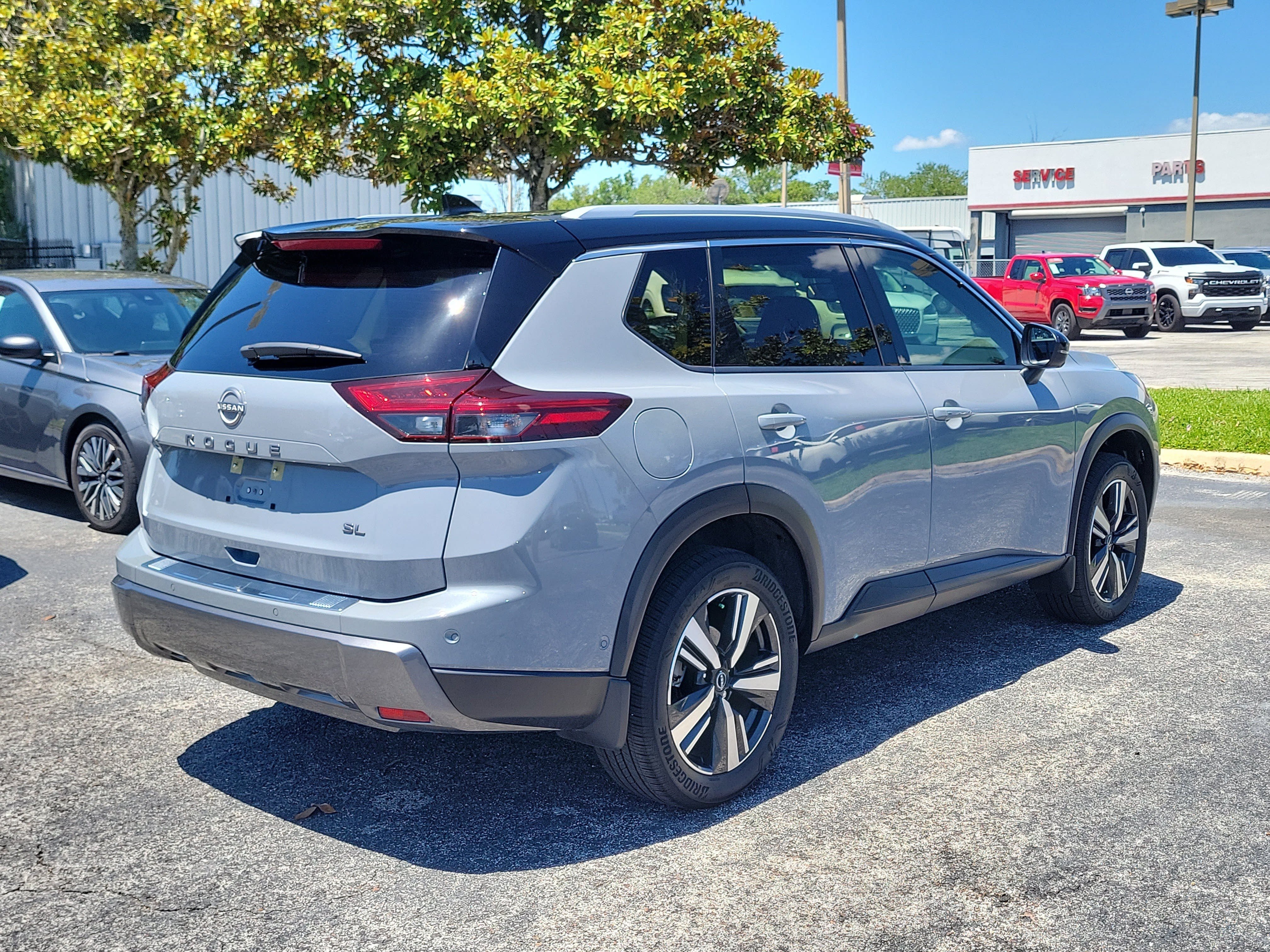 Certified 2024 Nissan Rogue SL FWD image 4
