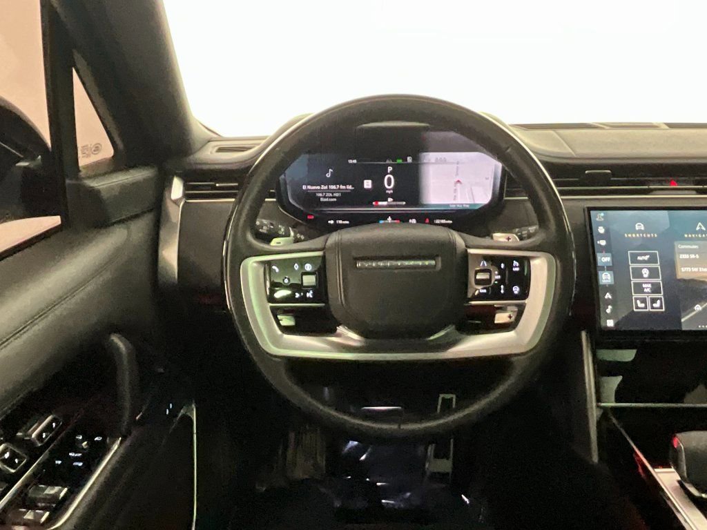 Certified 2024 Land Rover Range Rover Long Wheelbase Autobiography image 11