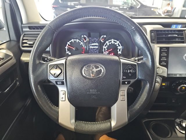 Used 2020 Toyota 4Runner SR5 Premium w/ Moonroof Package AWD/4WD image 18