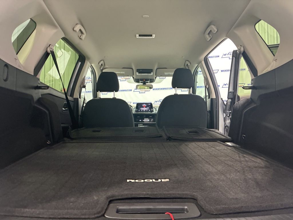 Used 2023 Nissan Rogue SV image 36