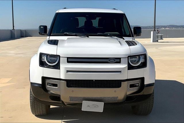 Used 2022 Land Rover Defender 90 X-Dynamic S image 3