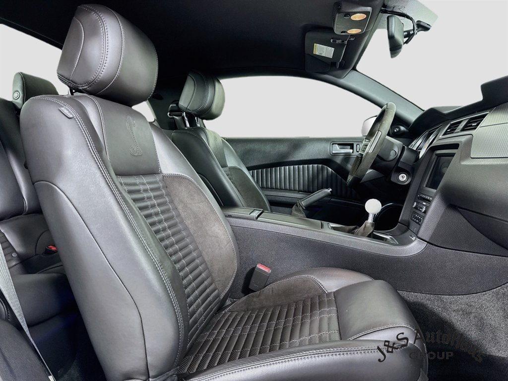 Used 2011 Ford Mustang Shelby GT500 w/ SVT Performance Pkg RWD image 33
