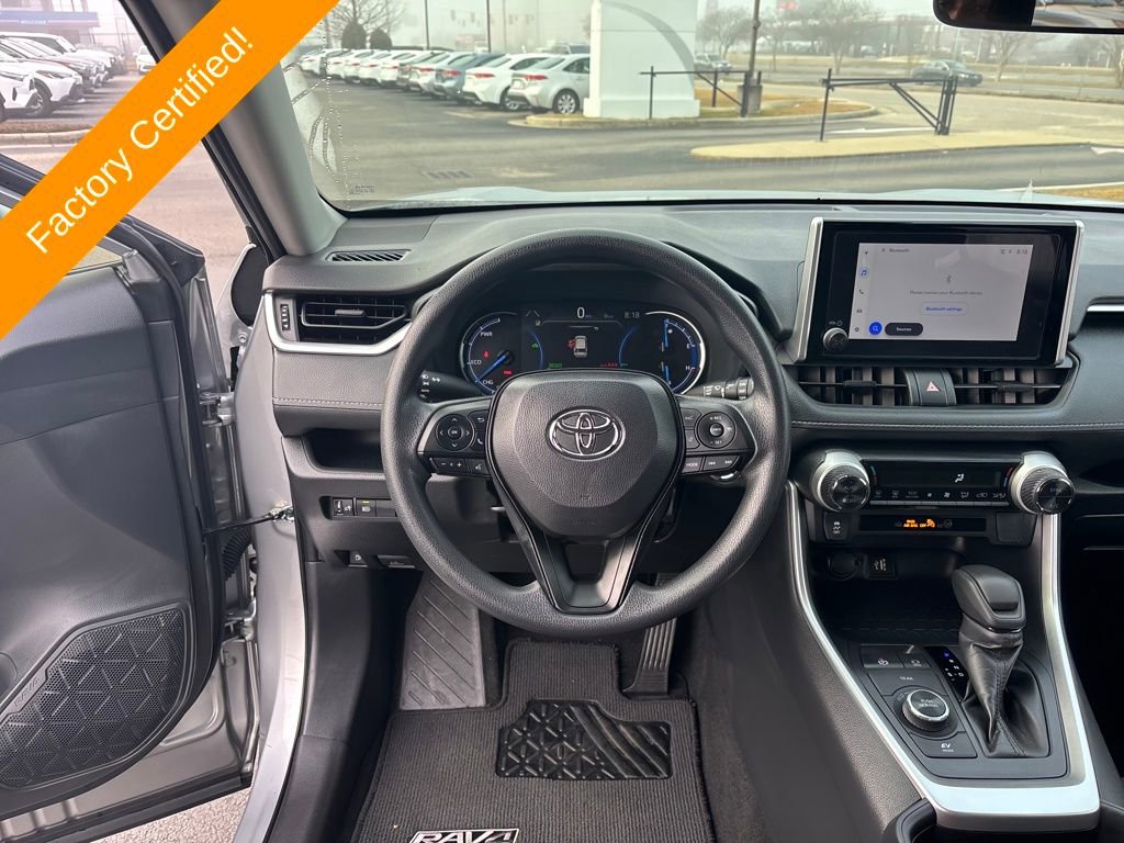 Used 2025 Toyota RAV4 XLE image 14