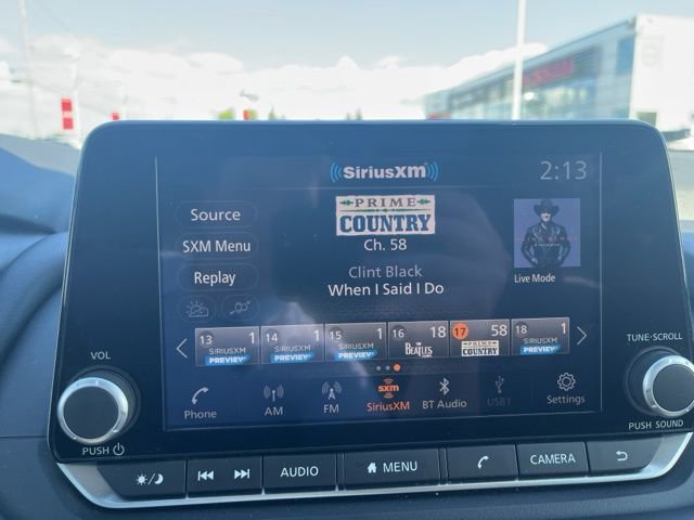 Used 2024 Nissan Rogue SV w/ SV Premium Package image 17