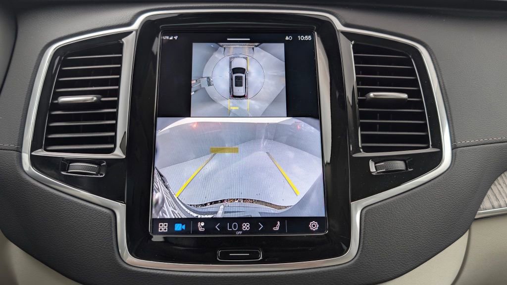 Used 2024 Volvo XC90 B6 Ultimate w/ Lounge Package image 30