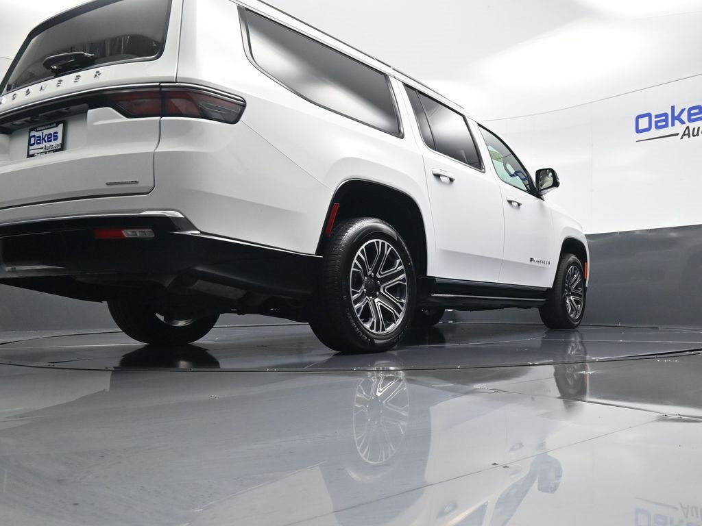 Used 2024 Jeep Wagoneer L Series II w/ Flexible Seating Group image 47