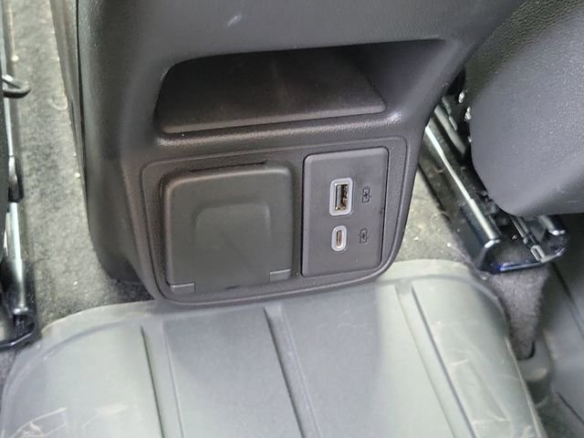 Used 2020 Buick Encore GX Essence w/ Experience Buick Package image 27