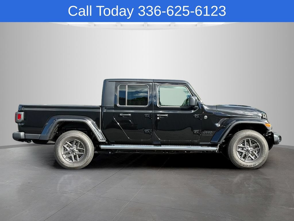 New 2025 Jeep Gladiator Sport AWD/4WD image 4