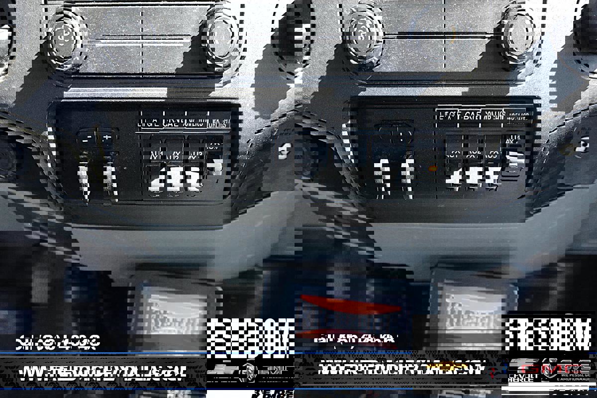 Used 2015 Ford F550 4x4 Regular Cab Super Duty image 14