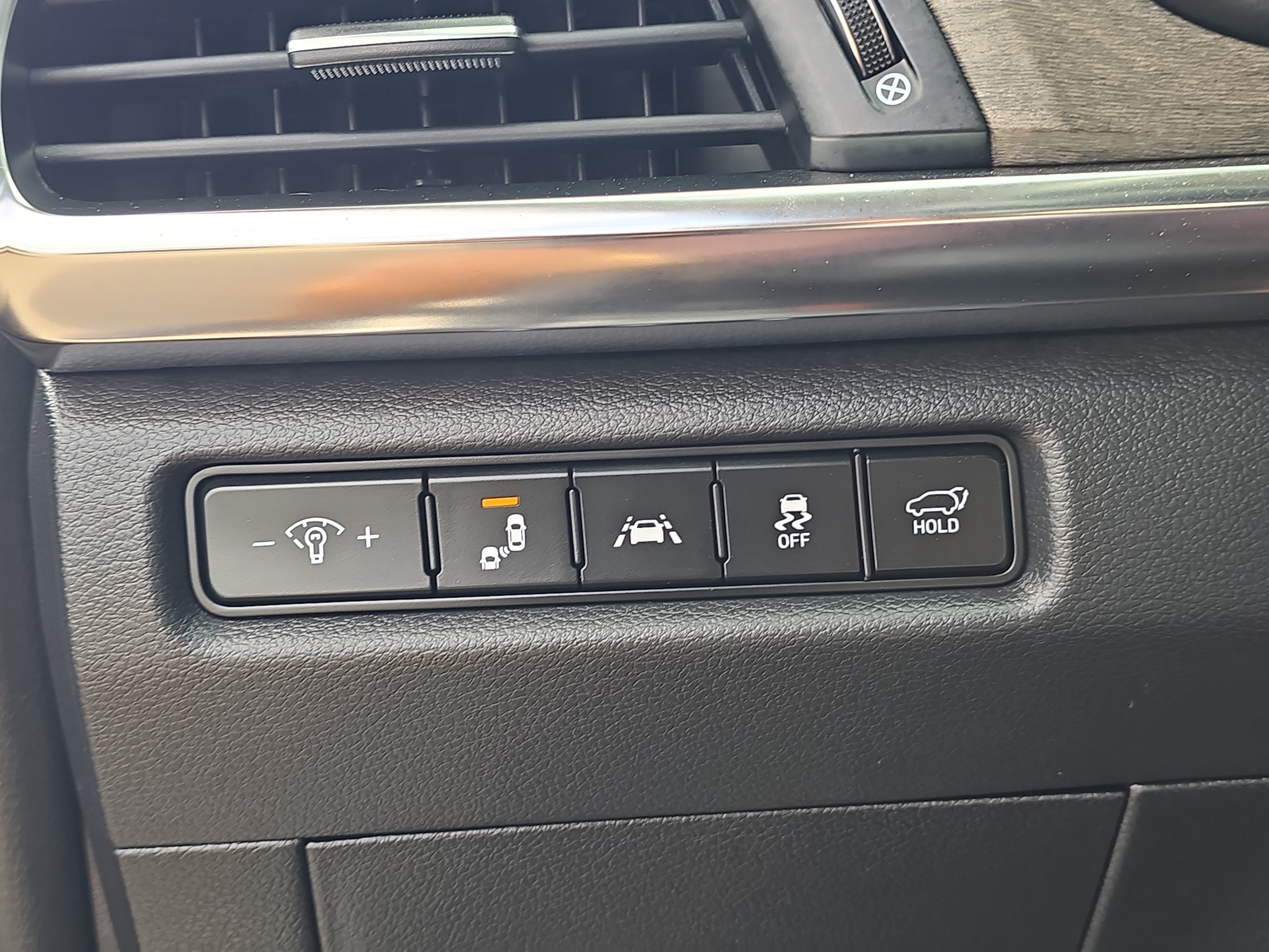 Certified 2022 Kia Telluride SX w/ Towing Package AWD/4WD image 31