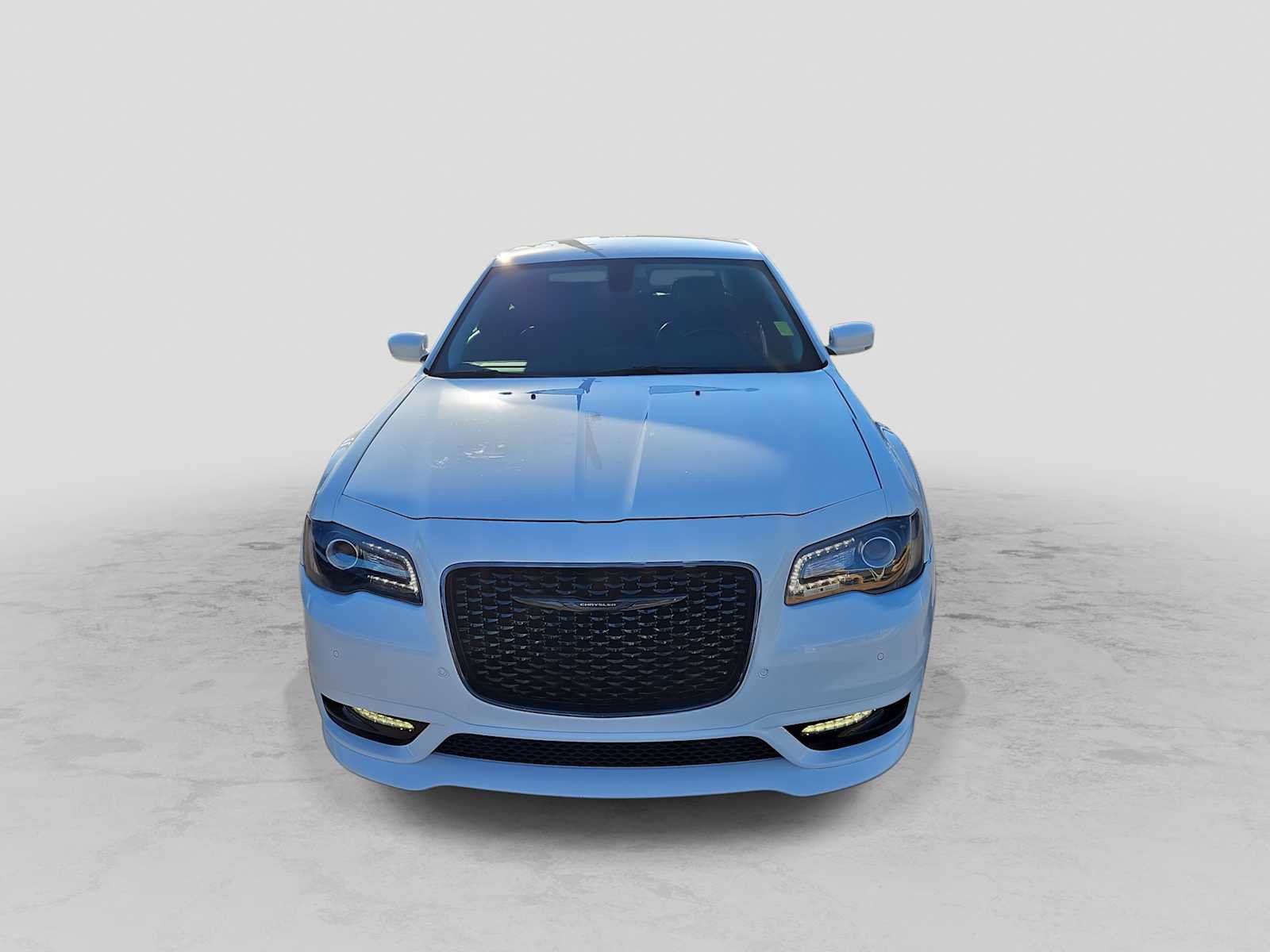 Used 2022 Chrysler 300 Touring L image 3