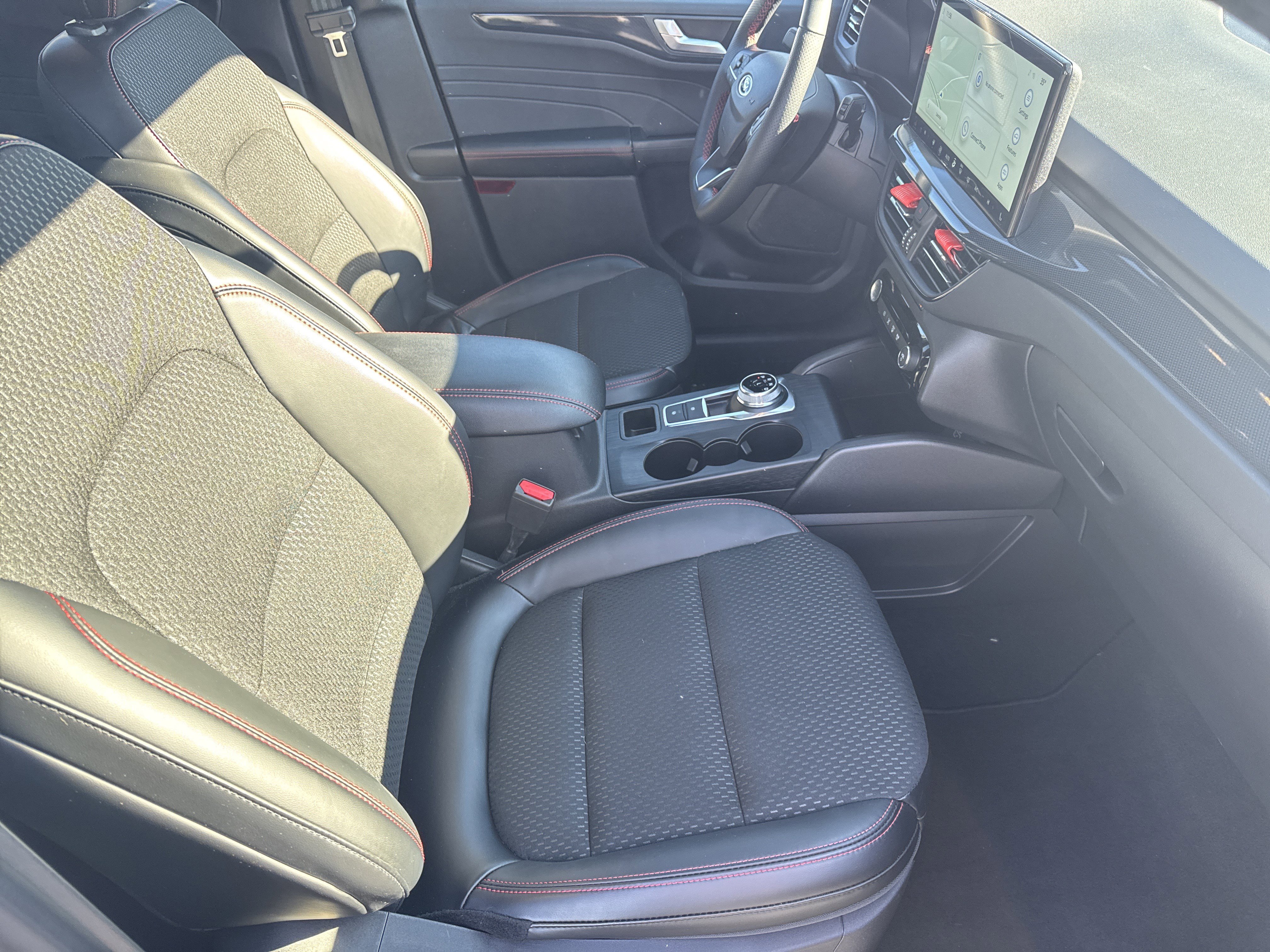 Used 2025 Ford Escape ST-Line w/ Equipment Group 301A image 13