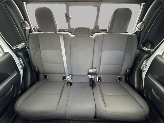 Used 2022 Jeep Gladiator Willys image 16