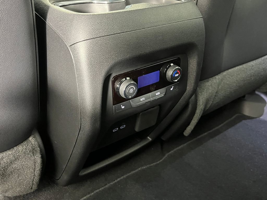 New 2026 Chevrolet Traverse High Country image 25