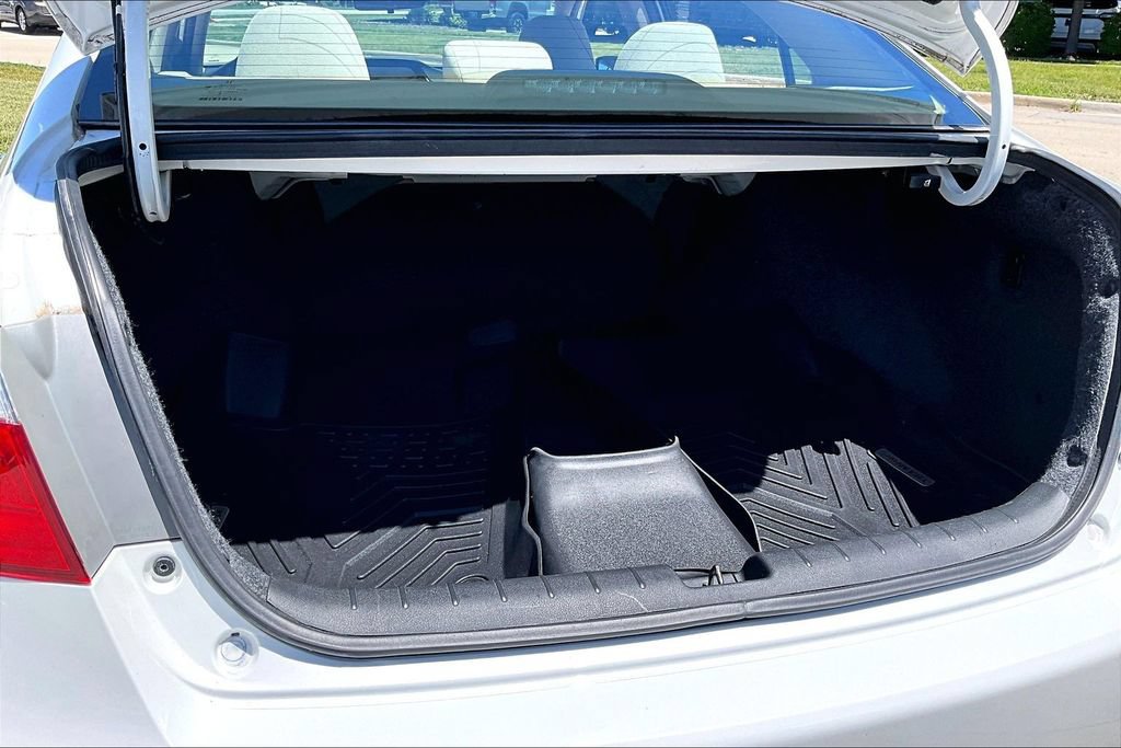 Used 2013 Honda Accord LX image 32