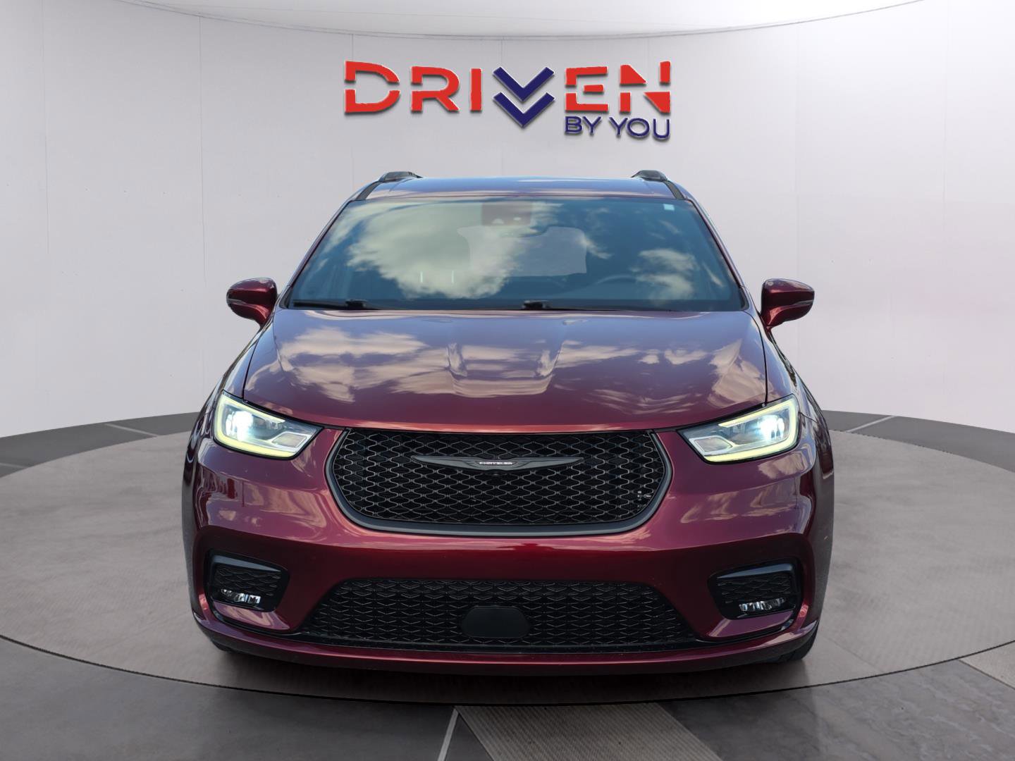 Used 2021 Chrysler Pacifica Touring w/ S Appearance Package image 9