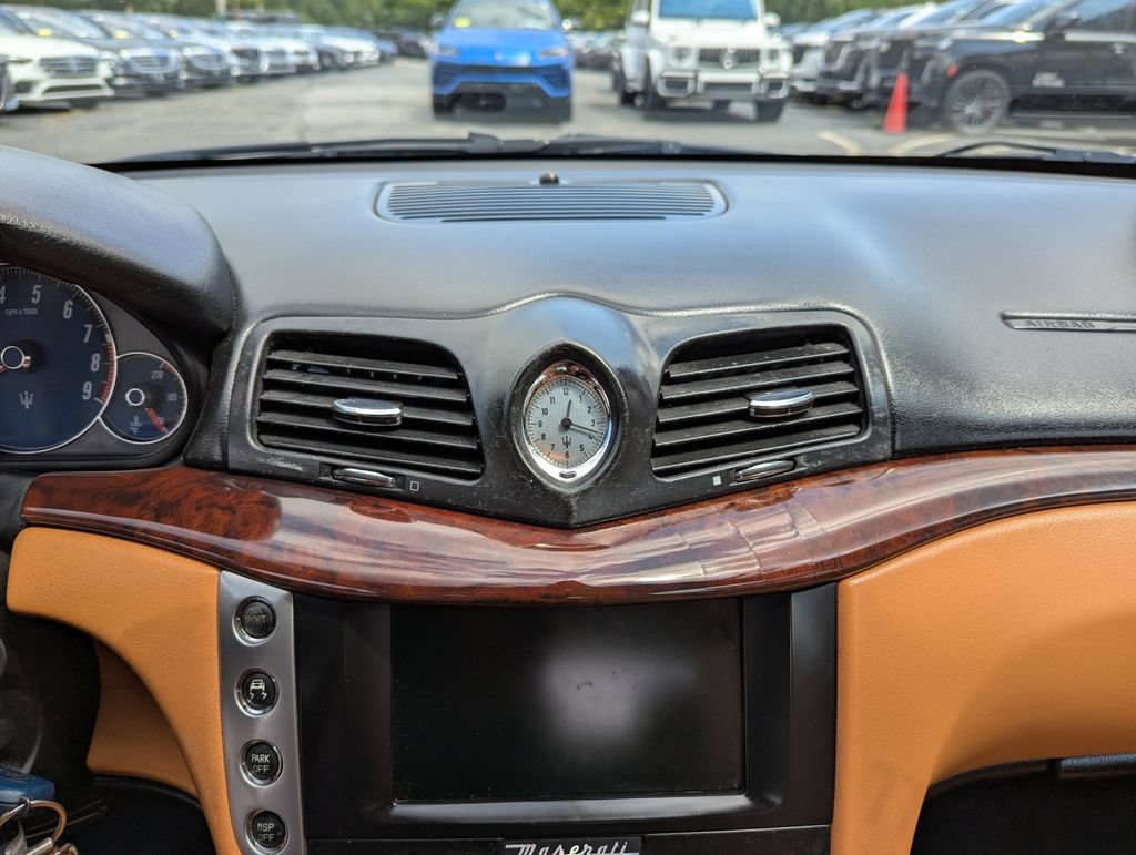 Used 2011 Maserati GranTurismo Convertible RWD image 19