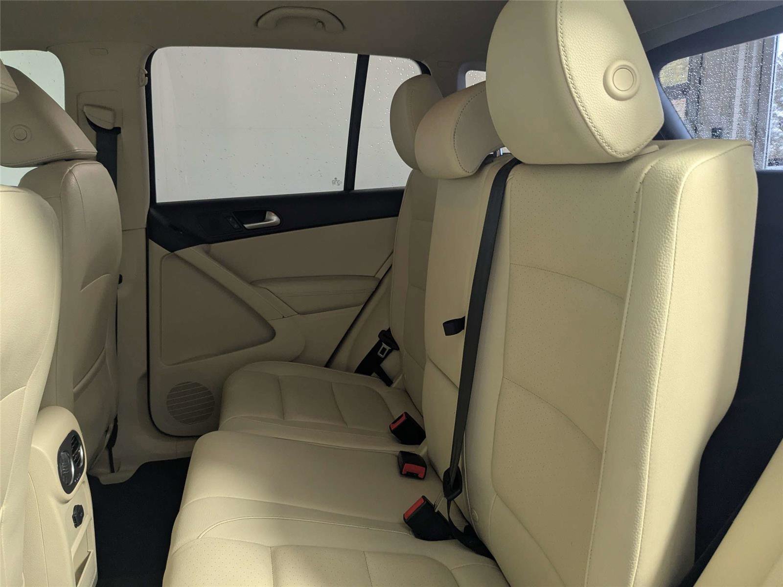 Used 2017 Volkswagen Tiguan S image 28