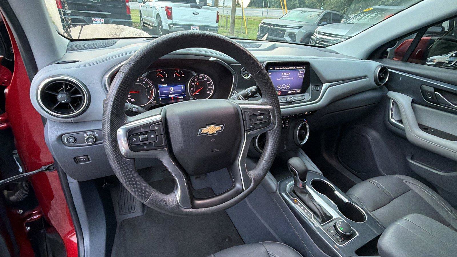 Used 2021 Chevrolet Blazer LT FWD image 3