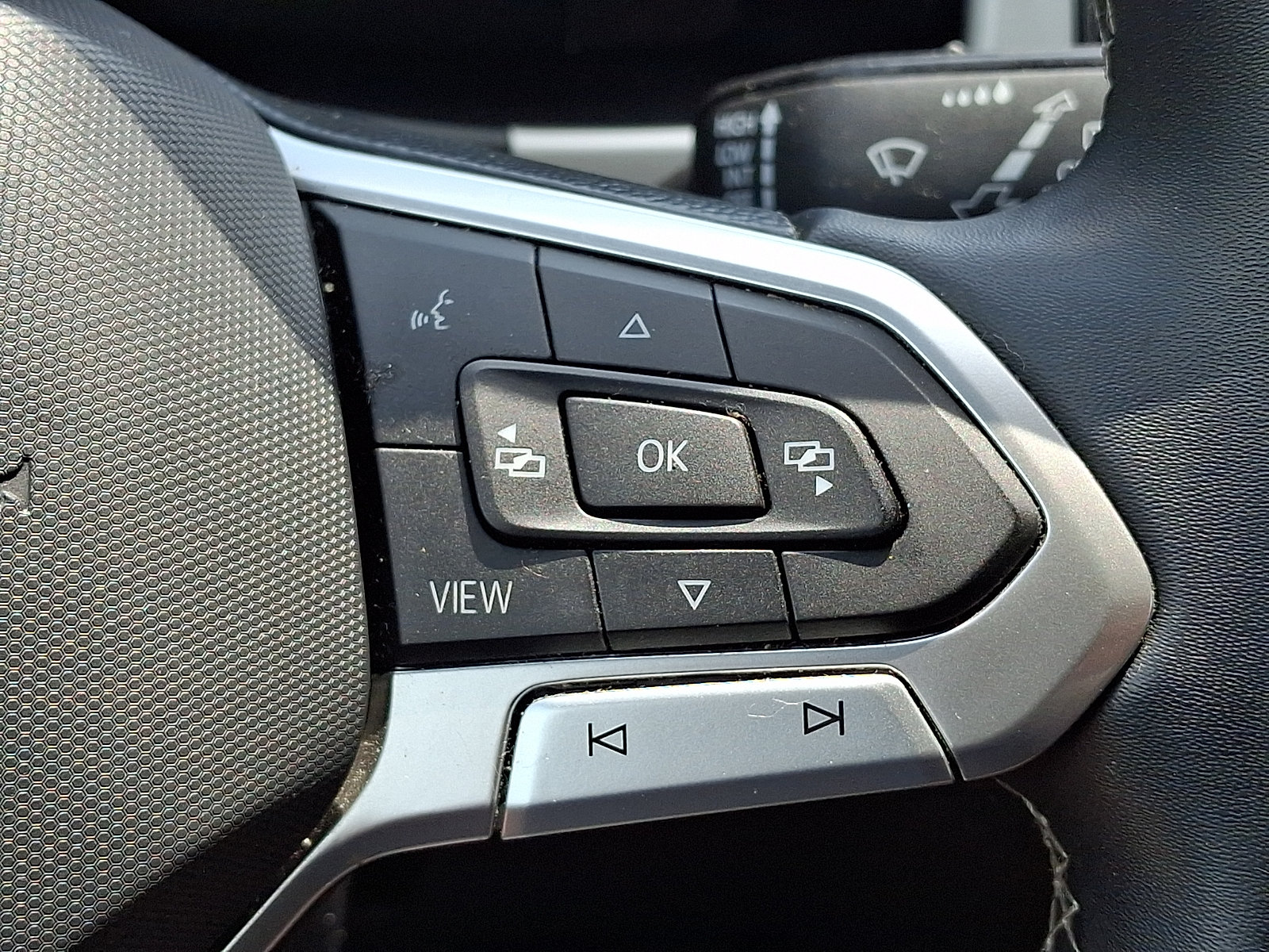 Used 2023 Volkswagen Atlas Cross Sport SE w/ Panoramic Sunroof Package AWD/4WD image 22