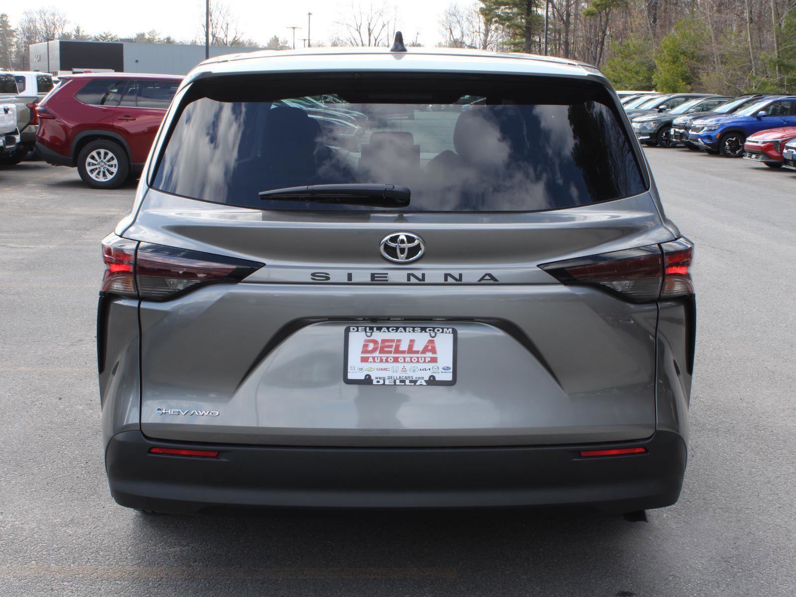 New 2026 Toyota Sienna LE AWD/4WD image 6