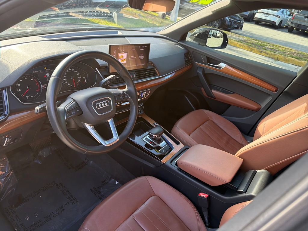 Used 2021 Audi Q5 2.0T Premium w/ Convenience Package AWD/4WD image 14