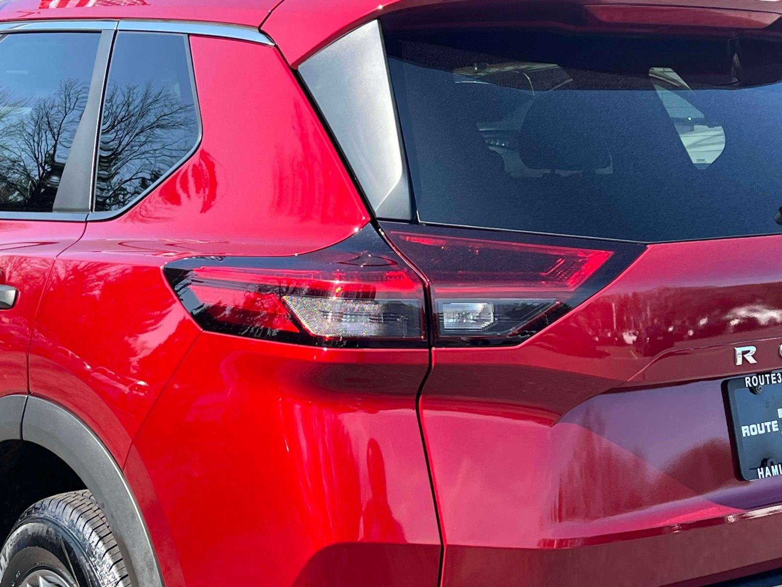 Used 2023 Nissan Rogue S AWD/4WD image 8