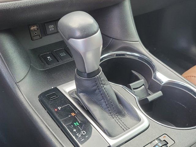 Certified 2019 Toyota Highlander Limited AWD/4WD image 29