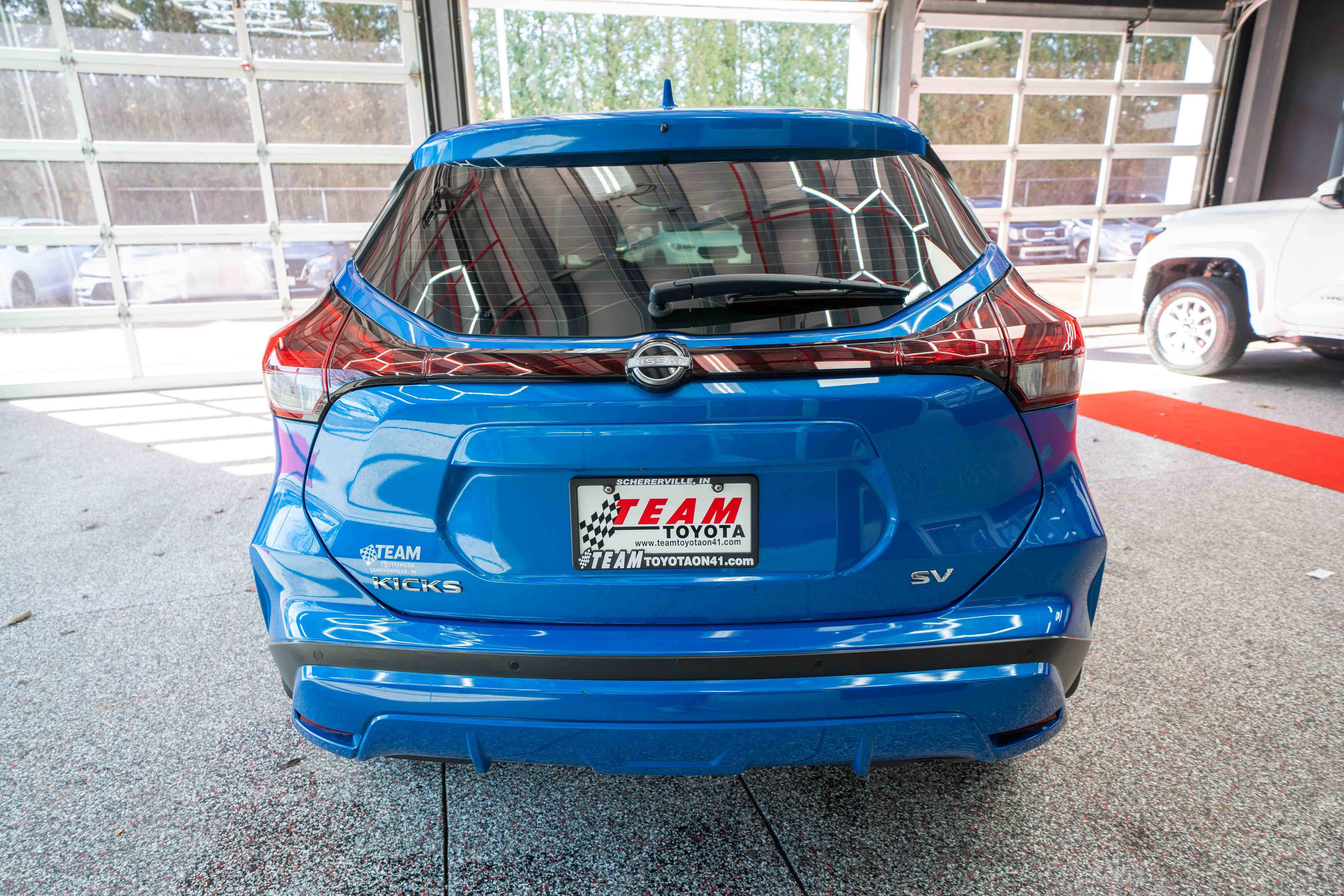 Used 2024 Nissan Kicks SV image 3