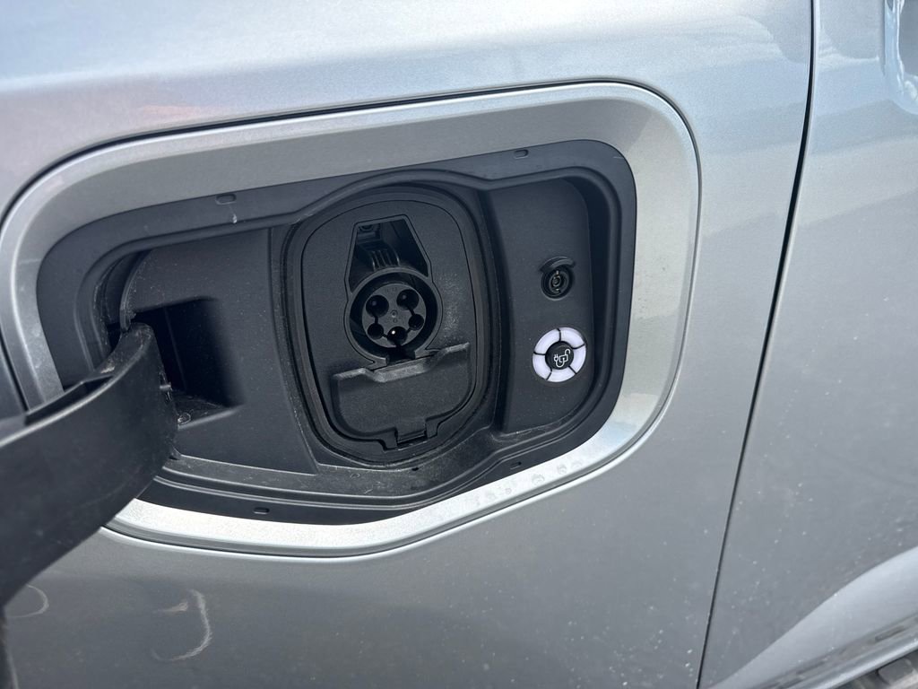 Used 2025 Ford F150 Lightning XLT AWD/4WD image 16