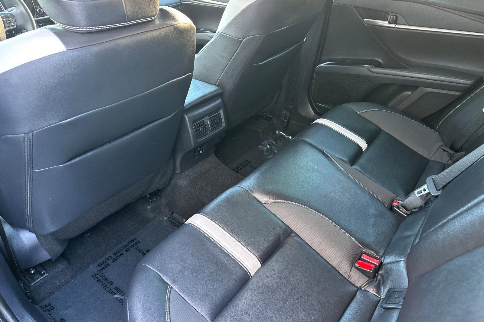 Used 2025 Toyota Camry SE FWD image 13