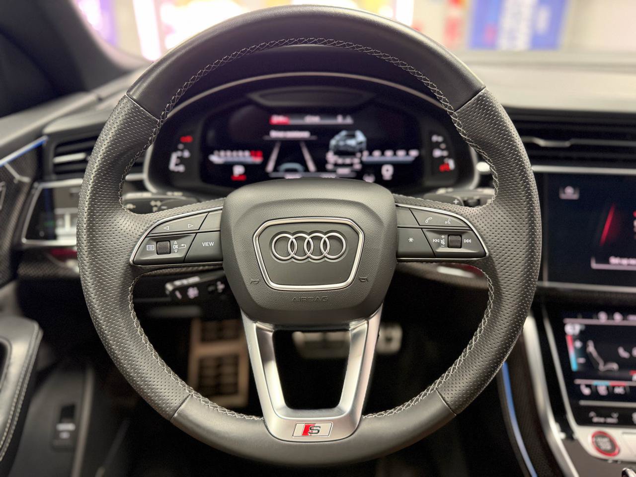 Used 2022 Audi SQ8 Prestige w/ Prestige Package AWD/4WD image 17