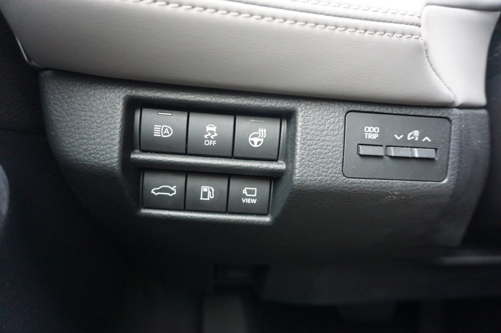 Used 2020 Toyota Avalon Limited w/ Advanced Safety Package FWD image 5